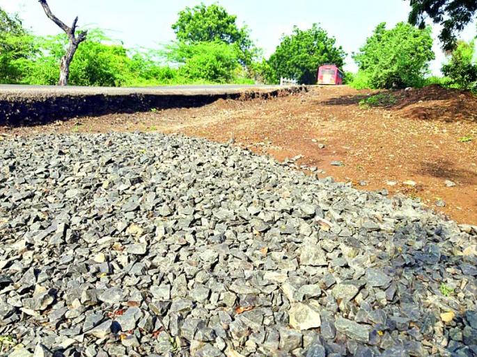 The quality of the Ajanta route changed; The problem persists | अजिंठा मार्गाचा दर्जा बदलला; समस्या कायम