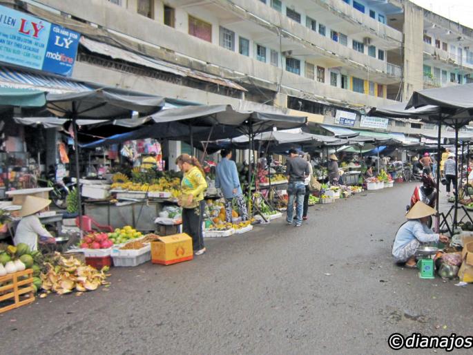 Dishonor in the fall market, Vasuli Arc | गिरणारे बाजारातील बेहिशोबी वसुलीला चाप Dishonor in the fall market, Vasuli Arc | गिरणारे बाजारातील बेहिशोबी वसुलीला चाप