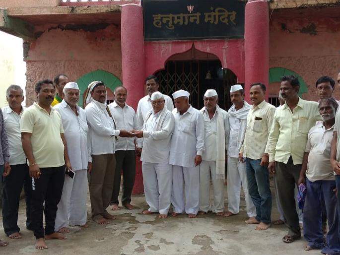 Renovation of old Hanuman temple by Navi Shemli villagers | नवी शेमळी ग्रामस्थांनाकडून जुन्या हनुमान मंदिराचे जीर्णोद्धार