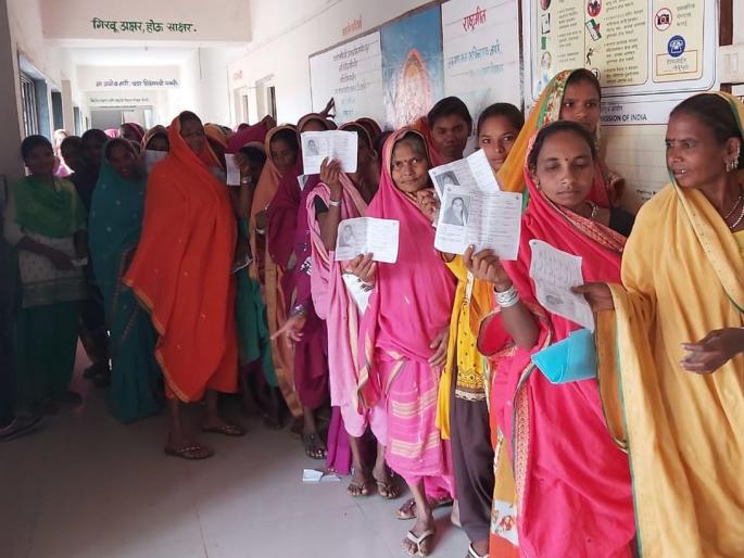 Most voted in Nawapur and Nandurbar with low turnout | नवापुरात सर्वाधिक तर नंदुरबार कमी मतदान Most voted in Nawapur and Nandurbar with low turnout | नवापुरात सर्वाधिक तर नंदुरबार कमी मतदान