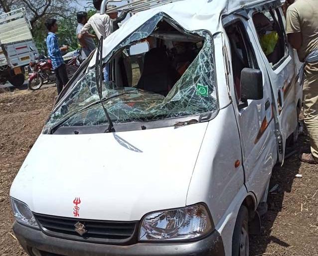 One killed in a car accident near Lonkheda | अनरदजवळ कार अपघातात लोणखेडा येथील एक ठार One killed in a car accident near Lonkheda | अनरदजवळ कार अपघातात लोणखेडा येथील एक ठार