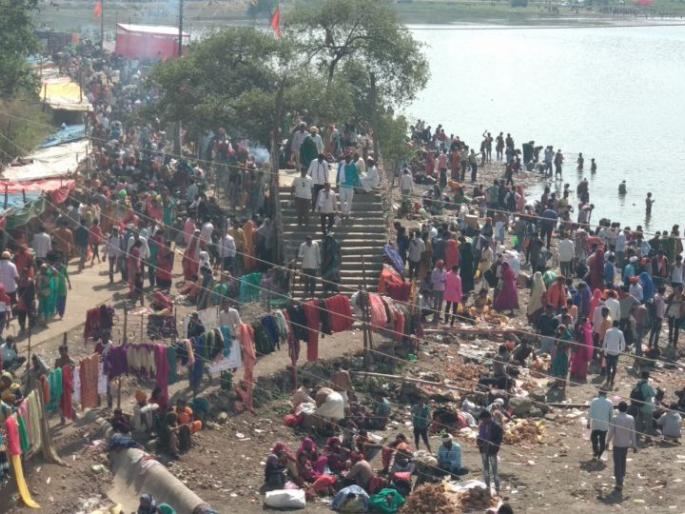 Yashwant Lake circulates by devotees | भाविकांकडून यशवंत तलावाची परिक्रमा
