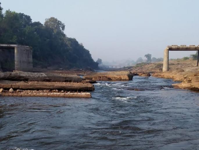 Pipit as the bridge flows | पुल वाहून गेल्याने पायपीट Pipit as the bridge flows | पुल वाहून गेल्याने पायपीट
