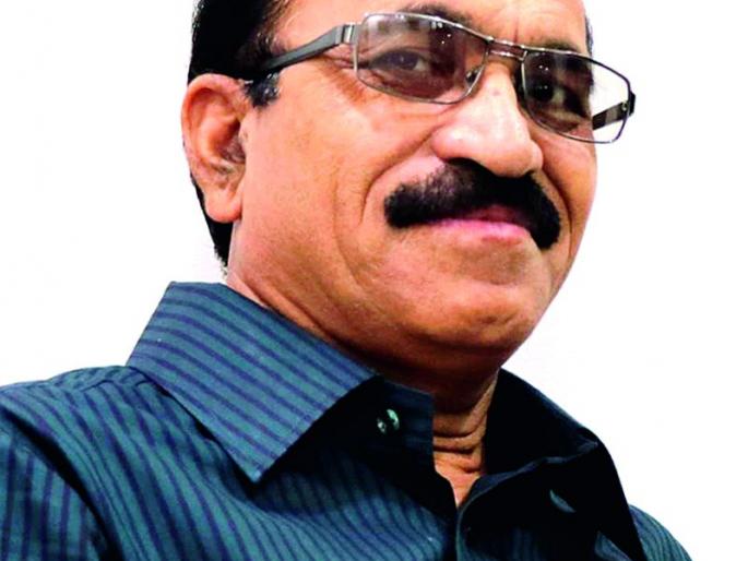 Sahitya Samalan; He has been in a wheelchair for a year now. | वर्षभरापासून संमेलनाध्यक्षपद ‘व्हील चेअर’वरच आहे ना! Sahitya Samalan; He has been in a wheelchair for a year now. | वर्षभरापासून संमेलनाध्यक्षपद ‘व्हील चेअर’वरच आहे ना!