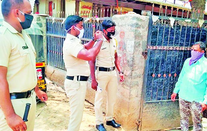 Home quarantine investigation now underway in Solapur Grameen | गुन्ह्याचा शोध घेणाºया पोलिसांकडे आता ‘होम क्वारंटाईन’चा तपास ! Home quarantine investigation now underway in Solapur Grameen | गुन्ह्याचा शोध घेणाºया पोलिसांकडे आता ‘होम क्वारंटाईन’चा तपास !
