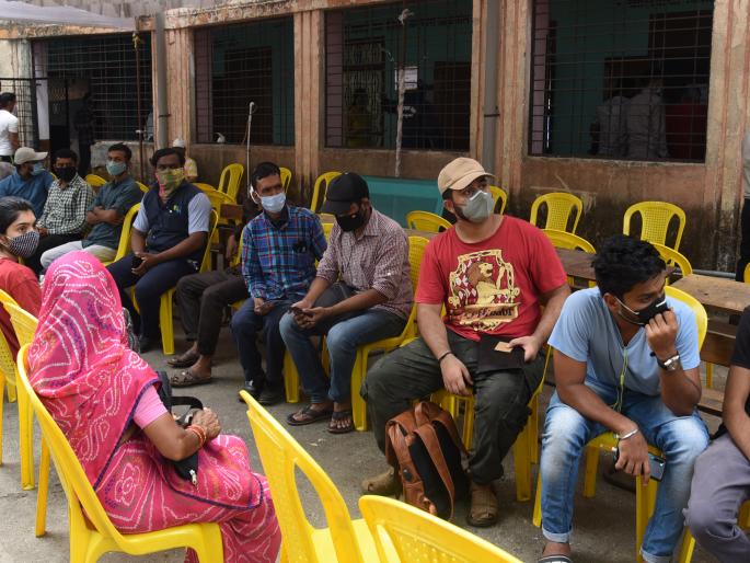 nsk,online,offline,vaccination,in,nashik | नाशिकमध्ये लस घेण्यासाठी रांग nsk,online,offline,vaccination,in,nashik | नाशिकमध्ये लस घेण्यासाठी रांग