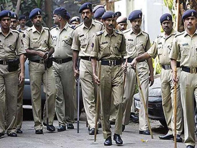 Police demonstration at Surgana | सुरगाणा येथे पोलिसांचे शक्तिप्रदर्शन Police demonstration at Surgana | सुरगाणा येथे पोलिसांचे शक्तिप्रदर्शन