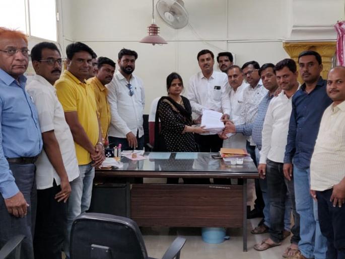Parbhani: One lakh signature sent by the Jan Andolan Samiti to the commissioners | परभणी : जनआंदोलन समितीने आयुक्तांना पाठविल्या एक लाख स्वाक्षऱ्या