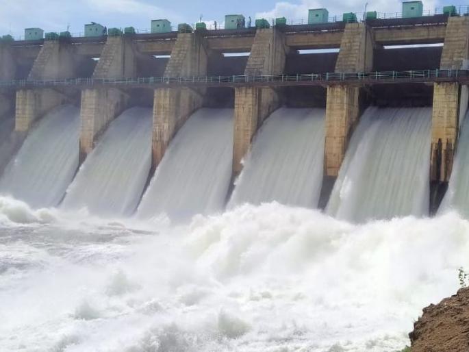 Dissipation by 4000 cusecs from a milling dam | गिरणा धरणातून ५ हजार क्युसेसने विसर्ग Dissipation by 4000 cusecs from a milling dam | गिरणा धरणातून ५ हजार क्युसेसने विसर्ग