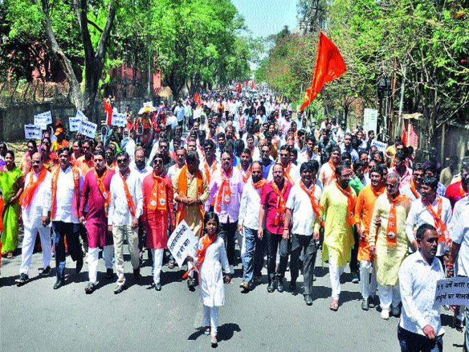 Shivsena's movement to make CIDCO houses 'free' | सिडकोची घरे ‘होल्ड फ्री’ करण्यासाठी शिवसेनेचे आंदोलन Shivsena's movement to make CIDCO houses 'free' | सिडकोची घरे ‘होल्ड फ्री’ करण्यासाठी शिवसेनेचे आंदोलन