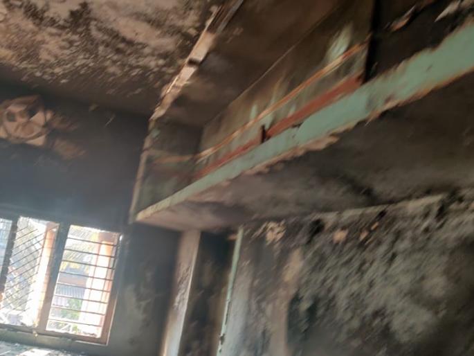 Freeze blast due to low power supply | लांजात विद्युत पुरवठ्याच्या कमी जास्त प्रमाणामुहे फ्रीजचा स्फोट