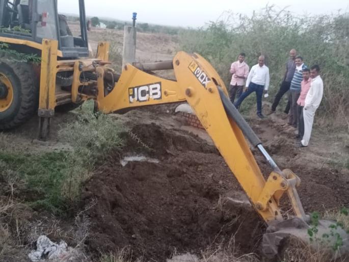 Water supply restored 11 days after repair of water supply | जलवाहिनी दुरुस्तीनंतर ११ दिवसांनी पाणीपुरवठा सुरळीत Water supply restored 11 days after repair of water supply | जलवाहिनी दुरुस्तीनंतर ११ दिवसांनी पाणीपुरवठा सुरळीत