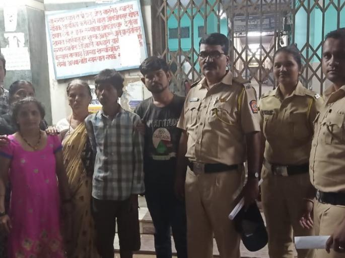 Meeting of parents of a disabled child due to vigilance by DIAGHAR police | डायघर पोलिसांच्या सतर्कतेमुळे दिव्यांग मुलाची आईवडिलांशी भेट Meeting of parents of a disabled child due to vigilance by DIAGHAR police | डायघर पोलिसांच्या सतर्कतेमुळे दिव्यांग मुलाची आईवडिलांशी भेट