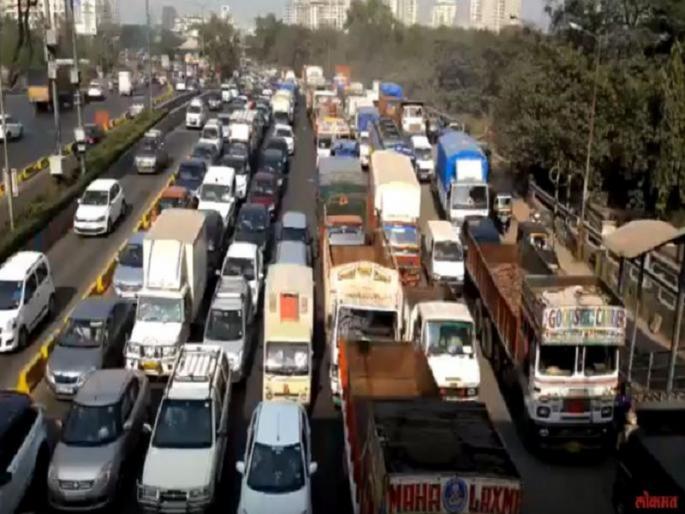 Thane population is 22 lakhs and vehicles number is 20 lakhs, road accelerated due to vehicular traffic | ठाण्याची लोकसंख्या २२ लाख आणि वाहनांची संख्या २० लाख, रस्त्यावर वाढतोय वाहनांचा ताण Thane population is 22 lakhs and vehicles number is 20 lakhs, road accelerated due to vehicular traffic | ठाण्याची लोकसंख्या २२ लाख आणि वाहनांची संख्या २० लाख, रस्त्यावर वाढतोय वाहनांचा ताण