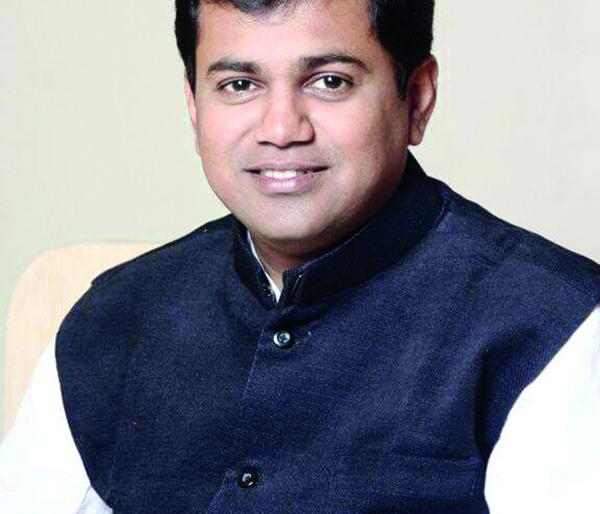 Allegations against Shiv Sena misleading, BJP MLAs' announcement fraudulent: Uday Samant | शिवसेनेवरील आरोप दिशाभूल करणारे, भाजप आमदारांची घोषणा फसवी : उदय सामंत Allegations against Shiv Sena misleading, BJP MLAs' announcement fraudulent: Uday Samant | शिवसेनेवरील आरोप दिशाभूल करणारे, भाजप आमदारांची घोषणा फसवी : उदय सामंत