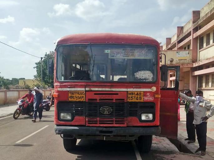 The life of 'Anusaya' could not be save even after the hard work of the ST bus driver | एसटी बसचालकाच्या महत्प्रयासानंतरही वाचू शकले नाही ‘अनुसया’चे प्राण The life of 'Anusaya' could not be save even after the hard work of the ST bus driver | एसटी बसचालकाच्या महत्प्रयासानंतरही वाचू शकले नाही ‘अनुसया’चे प्राण