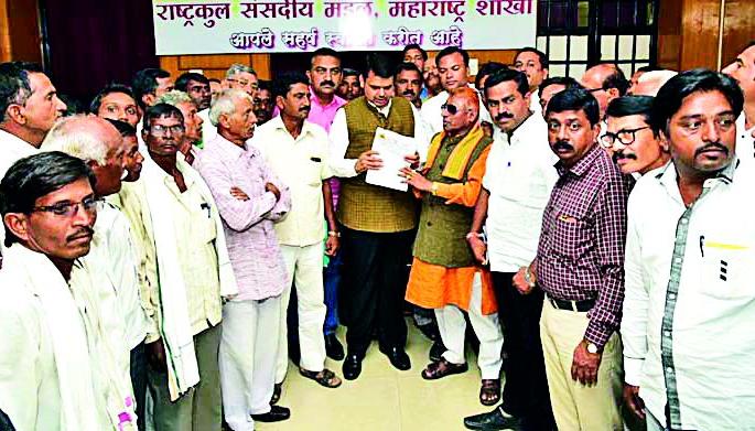 Rehabilitation of villages in Tiger project | व्याघ्र प्रकल्पातील गावांचे पुनर्वसन करा Rehabilitation of villages in Tiger project | व्याघ्र प्रकल्पातील गावांचे पुनर्वसन करा