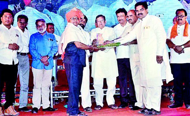 The glory of the Jyeshtha is the pride of your village | ज्येष्ठांचा गौरव म्हणजेच आपल्या गावाचा गौरव