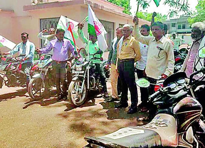 The government is talking about farmers' rule | शासन करतेय शेतकऱ्यांची बोळवण