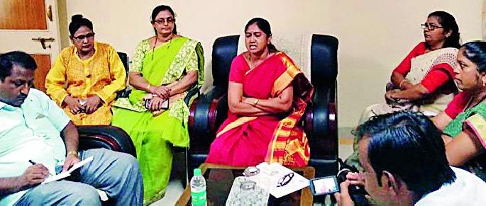 Increasing the number of women on the day of rape | महिला अत्याचाराचे प्रमाण दिवसेंदिवस वाढतीवरच