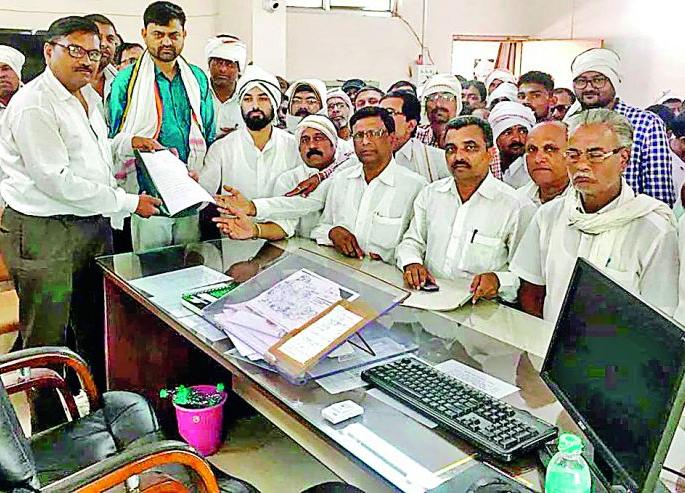  Complete the demands of the farmers | शेतकऱ्यांच्या मागण्या पूर्ण करा