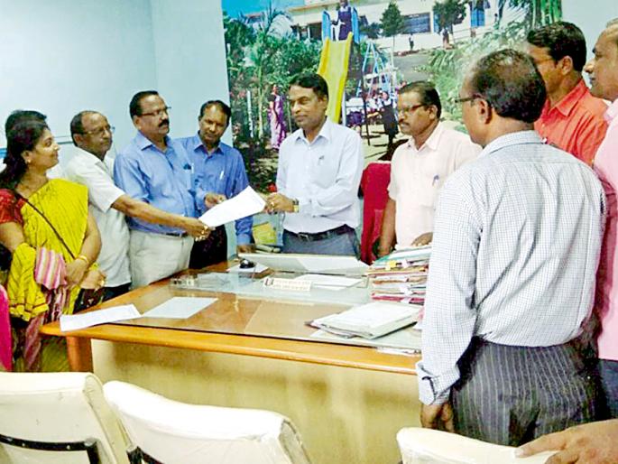 Ratharama of the Whitespace group of teachers | शिक्षकांचा व्हॉटस्अॅप ग्रुपला रामराम Ratharama of the Whitespace group of teachers | शिक्षकांचा व्हॉटस्अॅप ग्रुपला रामराम