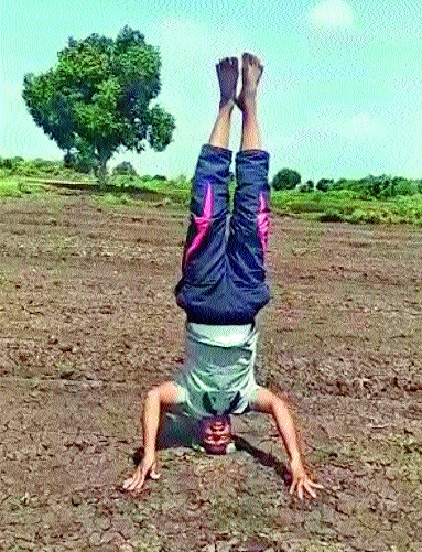 Yoga training to Sinnar via Facebook Live | फेसबुक लाइव्हद्वारे सिन्नरला योग प्रशिक्षण Yoga training to Sinnar via Facebook Live | फेसबुक लाइव्हद्वारे सिन्नरला योग प्रशिक्षण