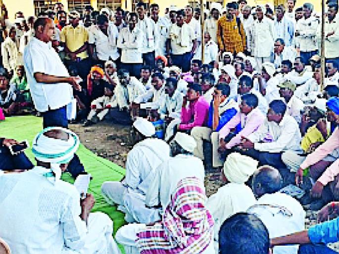 Failure to reorganize this year, only 15 percent of the farmers will get the crop loan | पुनर्गठनाअभावी यावर्षी केवळ १५ टक्के शेतकऱ्यांना पीककर्ज Failure to reorganize this year, only 15 percent of the farmers will get the crop loan | पुनर्गठनाअभावी यावर्षी केवळ १५ टक्के शेतकऱ्यांना पीककर्ज