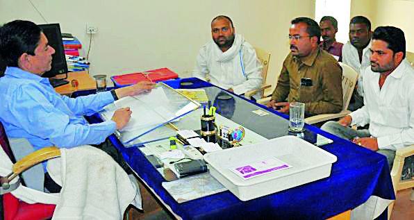 198 broke the electricity distribution program of the Gram Panchayats | १९८ ग्रामपंचायतींच्या नळ योजनेची वीज तोडली 198 broke the electricity distribution program of the Gram Panchayats | १९८ ग्रामपंचायतींच्या नळ योजनेची वीज तोडली