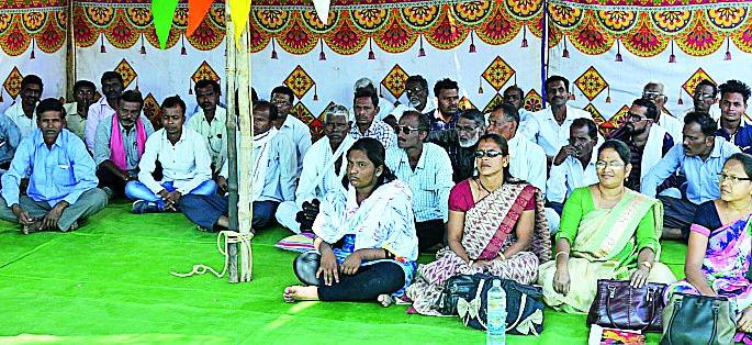 Arrest the formulas of Koregaon Bhima | कोरेगाव भीमाप्रकरणी सूत्रधारांना अटक करा Arrest the formulas of Koregaon Bhima | कोरेगाव भीमाप्रकरणी सूत्रधारांना अटक करा