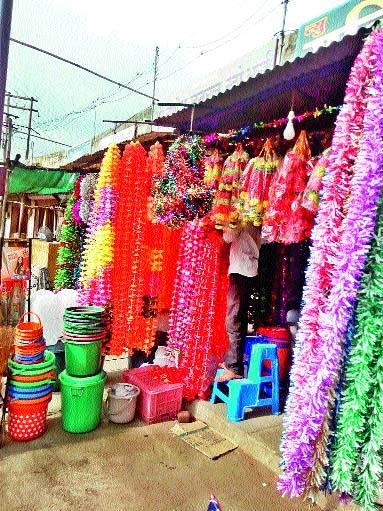 Sajali market for Ganeshotsav | गणेशोत्सवासाठी सजली बाजारपेठ Sajali market for Ganeshotsav | गणेशोत्सवासाठी सजली बाजारपेठ