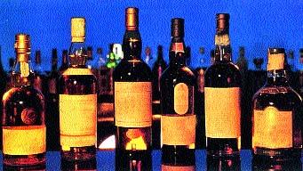 Raid on liquor shop; The crime against the four | दारू अड्ड्यावर छापा; चौघांविरुद्ध गुन्हा दाखल Raid on liquor shop; The crime against the four | दारू अड्ड्यावर छापा; चौघांविरुद्ध गुन्हा दाखल