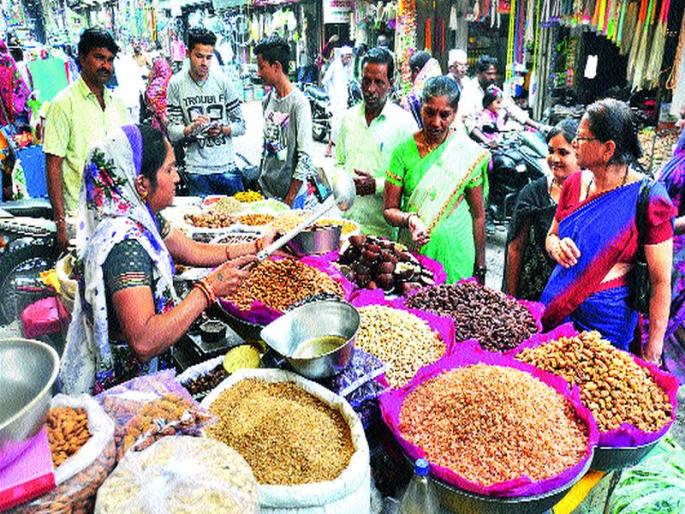 Due to shortage of DryFrute in the market due to traffic constraints | वाहतूकदारांच्या संपामुळे बाजारात ड्रायफ्रुटचा तुटवडा Due to shortage of DryFrute in the market due to traffic constraints | वाहतूकदारांच्या संपामुळे बाजारात ड्रायफ्रुटचा तुटवडा
