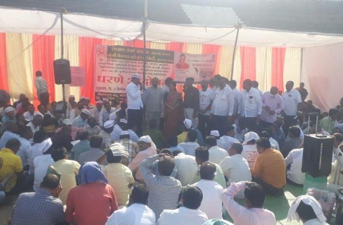 Pension is our right, not someone's father's... | पेन्शन आमच्या हक्काची, नाही कुणाच्या बापाची... Pension is our right, not someone's father's... | पेन्शन आमच्या हक्काची, नाही कुणाच्या बापाची...