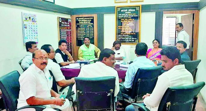 We support you, you do not do our job! | आम्ही तुम्हाला सहकार्य करतो, तुम्ही आमचे काम न करता चपराक हाणा!