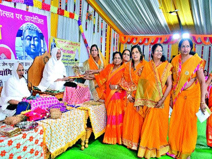  Non-violence will be celebrated as year: Gyanmati Mata | अहिंसा वर्ष म्हणून साजरे करणार :  ज्ञानमती माता