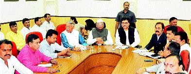 Discussed vanishing; Garbage in Aurangabad city | चर्चा वांझोटी; कचरा औरंगाबाद शहरातच