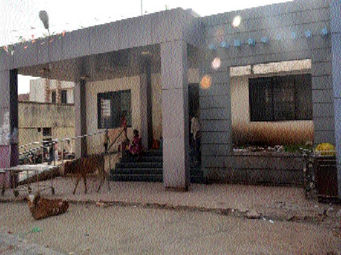 The condition of patients due to the vacant positions of government hospitals | शासकीय रूग्णालयातील रिक्त पदांमुळे रुग्णांचे हाल The condition of patients due to the vacant positions of government hospitals | शासकीय रूग्णालयातील रिक्त पदांमुळे रुग्णांचे हाल
