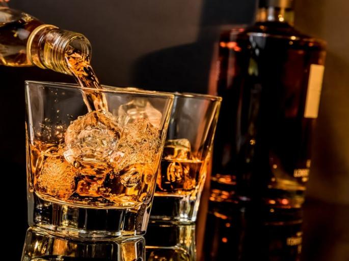 Alcohol sales from evening of counting day | मतमोजणी दिवशी सायंकाळपासून दारू विक्री Alcohol sales from evening of counting day | मतमोजणी दिवशी सायंकाळपासून दारू विक्री