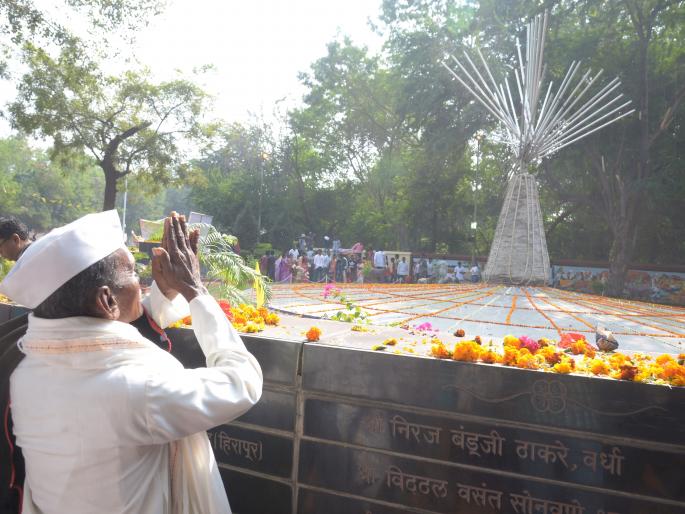 Thousands of Gowaris offers tribute to the community Shahid | नागपुरात गोवारी शहिदांना श्रद्धांजली अर्पण करण्यासाठी उमडला जनसागर