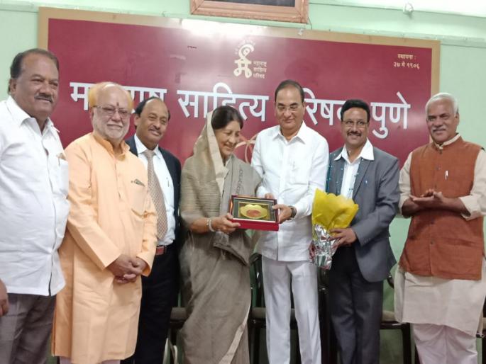 Baroda will endeavor to give Marathi language the status of classical language: Assurance of Rajmata ShubhanginiRaje | मराठीला अभिजात भाषेचा दर्जा देण्यासाठी बडोदा प्रयत्न करेल : राजमाता शुभांगिनीराजेंचे आश्वासन Baroda will endeavor to give Marathi language the status of classical language: Assurance of Rajmata ShubhanginiRaje | मराठीला अभिजात भाषेचा दर्जा देण्यासाठी बडोदा प्रयत्न करेल : राजमाता शुभांगिनीराजेंचे आश्वासन