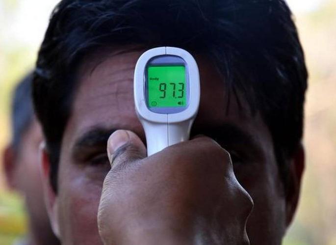 About 300 persons from Pune to Chandrapur by Travels at home without thermal screening | ट्रॅव्हल्सद्वारे पुण्याहून चंद्रपुरात आलेले सुमारे ३०० जण थर्मल स्क्रिनिंगविना घरी About 300 persons from Pune to Chandrapur by Travels at home without thermal screening | ट्रॅव्हल्सद्वारे पुण्याहून चंद्रपुरात आलेले सुमारे ३०० जण थर्मल स्क्रिनिंगविना घरी