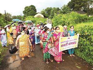 Support of Gram Sangh women for Umed Abhiyan Sangharsh | उमेद अभियान संघर्षाला ग्रामसंघाच्या महिलांचा पाठिंबा Support of Gram Sangh women for Umed Abhiyan Sangharsh | उमेद अभियान संघर्षाला ग्रामसंघाच्या महिलांचा पाठिंबा