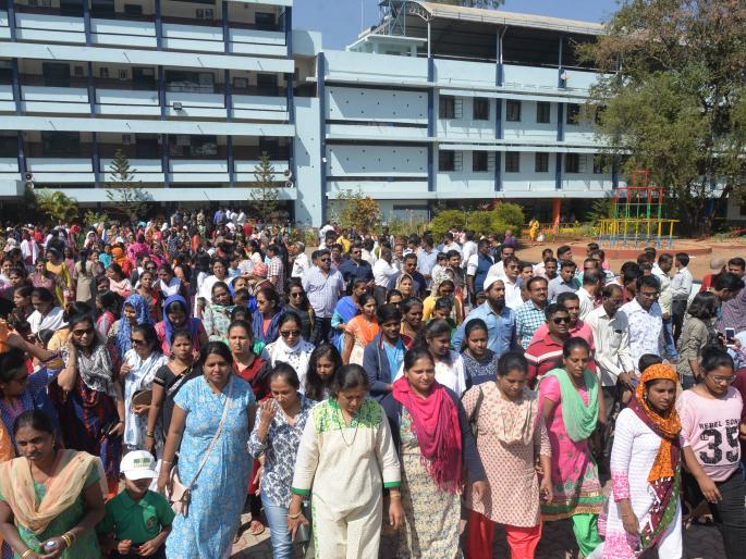 Fourteen people arrested in the 'Holy Cross' blasphemous case | ‘होली क्रॉस’ स्कूल तडफोड प्रकरणी चौदा जणांना अटक Fourteen people arrested in the 'Holy Cross' blasphemous case | ‘होली क्रॉस’ स्कूल तडफोड प्रकरणी चौदा जणांना अटक