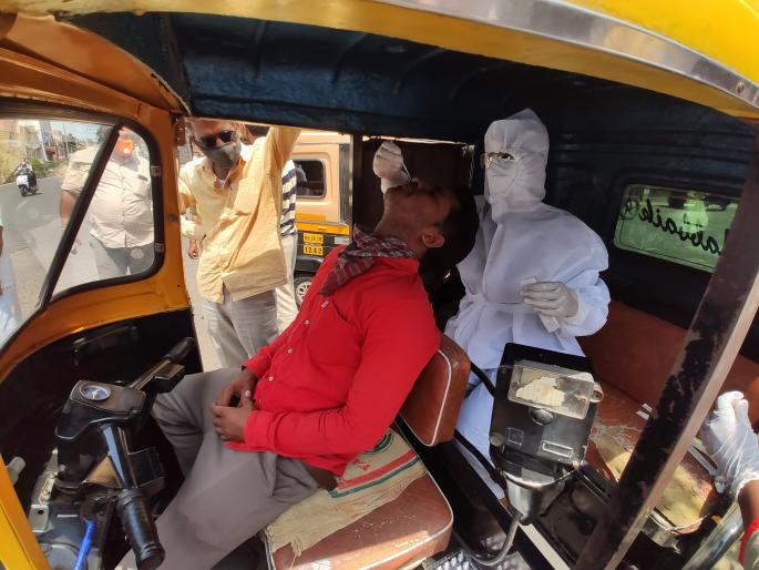 Nine corona intercepted during road search | रस्त्यावरील शोधमोहिमेत नऊ कोरोना बाधित Nine corona intercepted during road search | रस्त्यावरील शोधमोहिमेत नऊ कोरोना बाधित