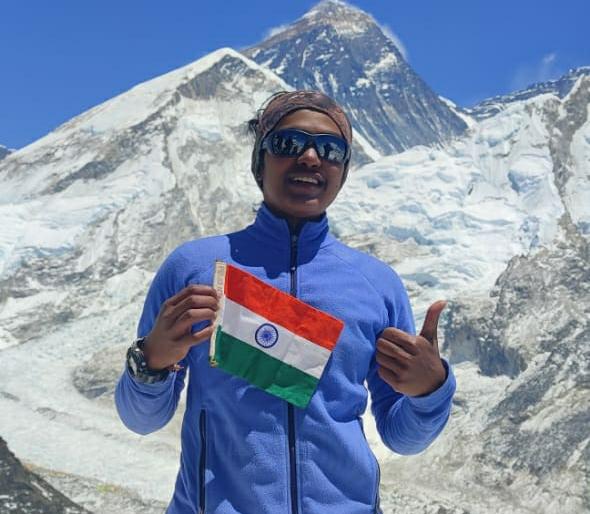 Due to adverse weather, Kasturi returned from Camp Four | Everest Trekking : प्रतिकूल हवामानामुळे कस्तुरी कॅम्प चारवरून परतली Due to adverse weather, Kasturi returned from Camp Four | Everest Trekking : प्रतिकूल हवामानामुळे कस्तुरी कॅम्प चारवरून परतली