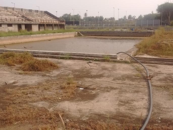 Kolhapur: The water level of swimming pool is finally ready | कोल्हापूर :जलतरण तलावातील पाणी उपसण्यास अखेर मुहूर्त
