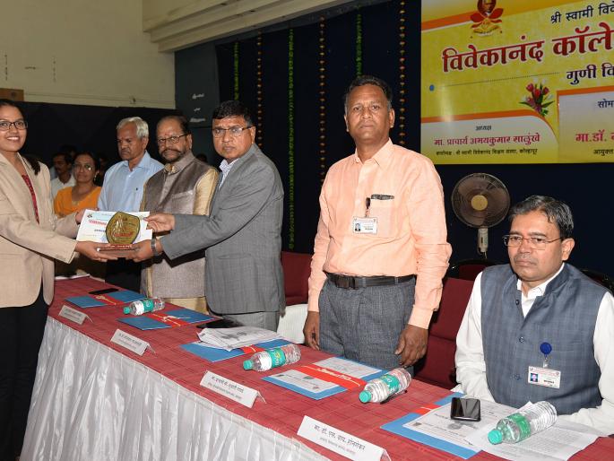 Everyone strives for environmental conservation: Kalshetti | प्रत्येकाने पर्यावरण संवर्धनासाठी प्रयत्न : डॉ. कलशेट्टी Everyone strives for environmental conservation: Kalshetti | प्रत्येकाने पर्यावरण संवर्धनासाठी प्रयत्न : डॉ. कलशेट्टी