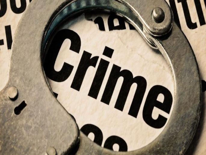 The retired DySP stopped the revolver on his father's forehead | सेवानिवृत्त डीवायएसपीने चक्क आपल्या वडिलांच्या कपाळावर रोखले रिव्हॉल्वर The retired DySP stopped the revolver on his father's forehead | सेवानिवृत्त डीवायएसपीने चक्क आपल्या वडिलांच्या कपाळावर रोखले रिव्हॉल्वर