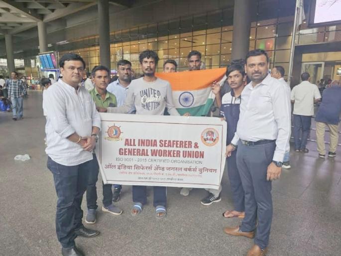 A young survivor of a shipwreck is stuck in a prison in Kuwait | बुडालेल्या जहाजातून वाचलेले तरूण कुवेतमधील तुरूंगात अडकले: ऑल इंडिया सीफेरर्स युनीयनच्या प्रयत्नाने सुखरूप सुटका A young survivor of a shipwreck is stuck in a prison in Kuwait | बुडालेल्या जहाजातून वाचलेले तरूण कुवेतमधील तुरूंगात अडकले: ऑल इंडिया सीफेरर्स युनीयनच्या प्रयत्नाने सुखरूप सुटका